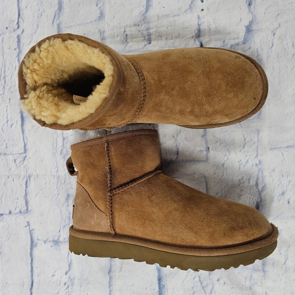 UGG Shoes - UGG Classic Mini II Boots Womens 7 Chestnut Brown Suede Shearling Ankle Booties